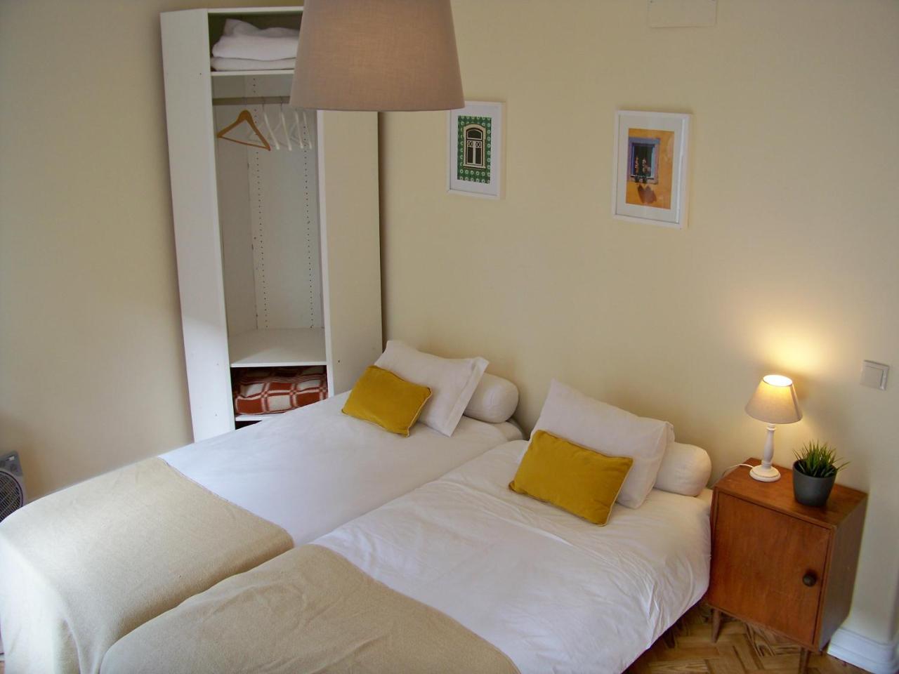 Almirante 1 Four Bedrooms Lisbon Exterior photo