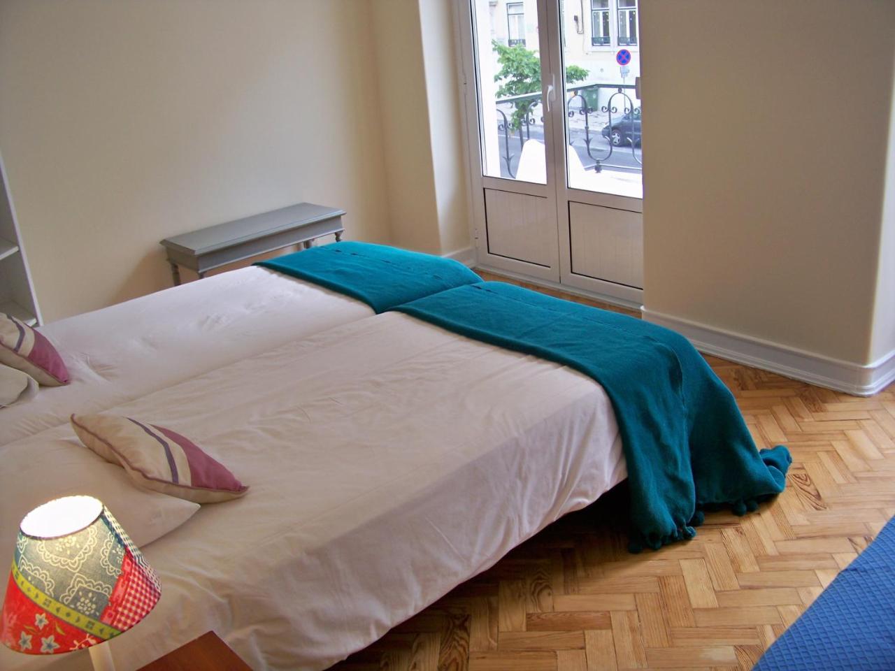 Almirante 1 Four Bedrooms Lisbon Exterior photo